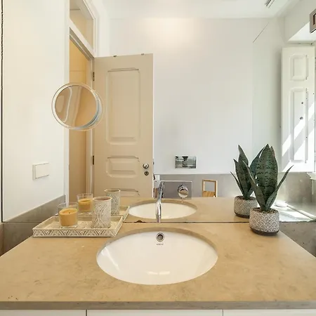 Whome Classic Beauty & Modern Retreat In Rato Appartement Lissabon
