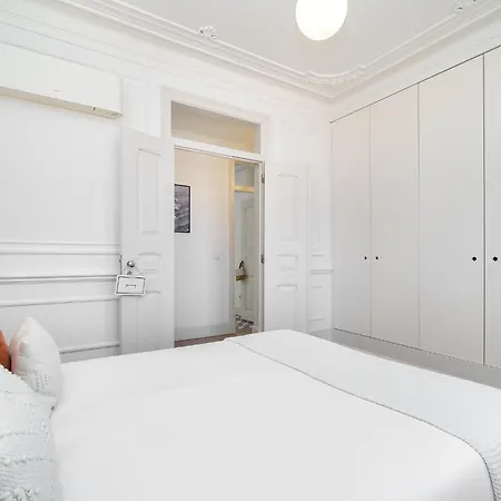 Whome Classic Beauty & Modern Retreat In Rato Lissabon