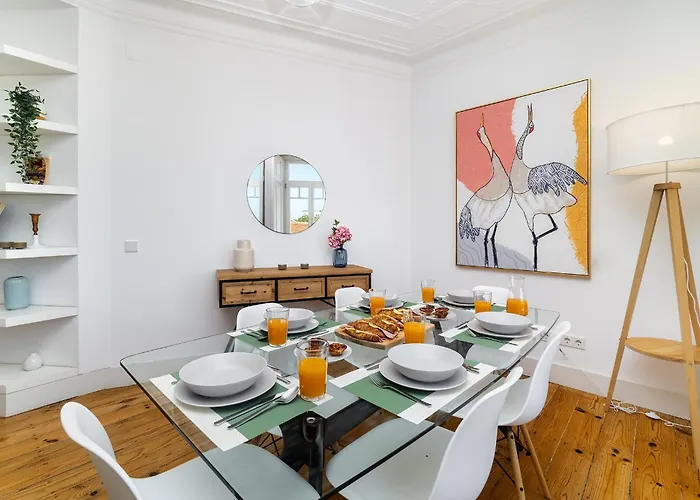 Whome Classic Beauty & Modern Retreat In Rato Apartman