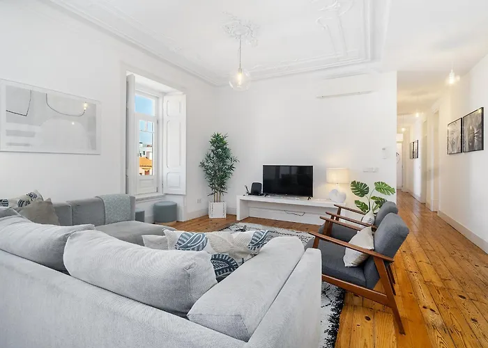 Whome Classic Beauty & Modern Retreat In Rato Apartman *