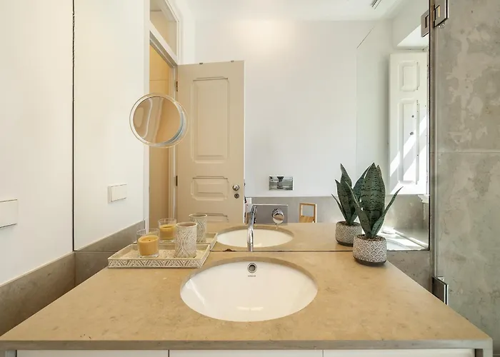 Whome Classic Beauty & Modern Retreat In Rato Appartamento Lisbona