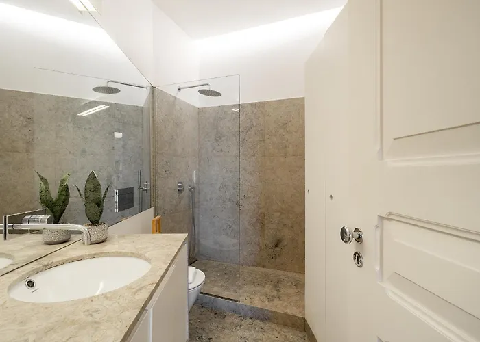 Whome Classic Beauty & Modern Retreat In Rato Appartamento Lisbona