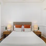 Whome Classic Beauty & Modern Retreat In Rato